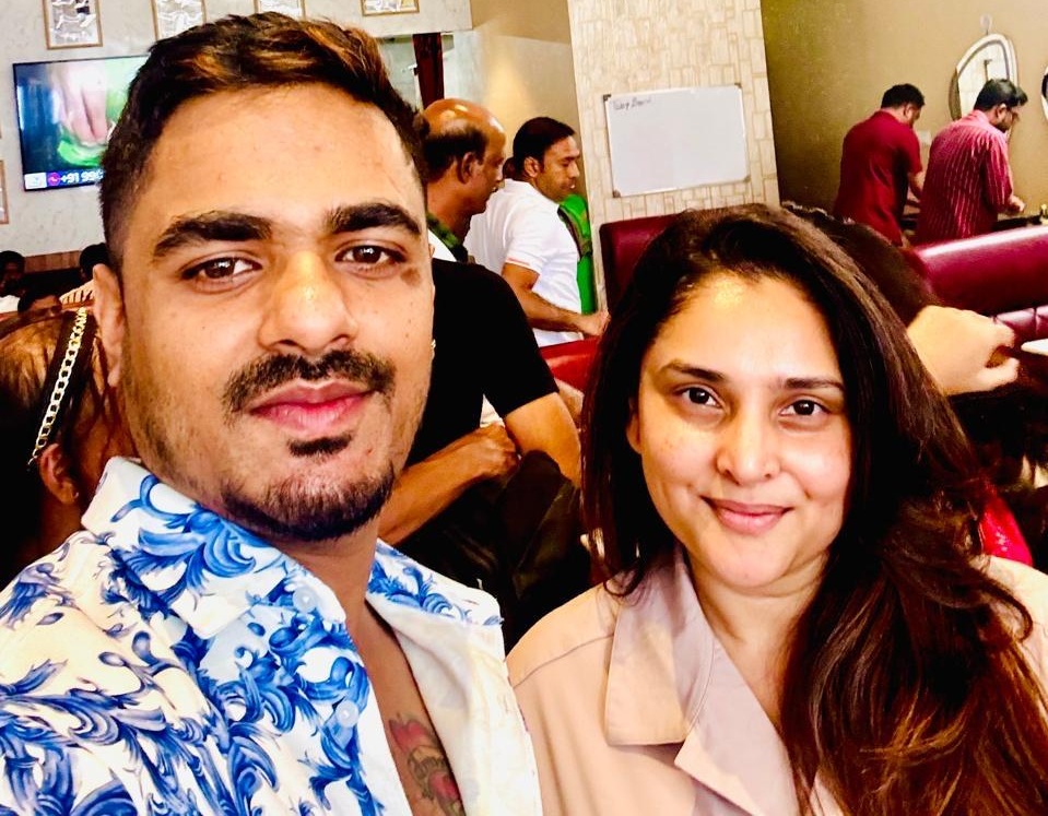 Celebrity visit to Vinayaka Mylari restaurant